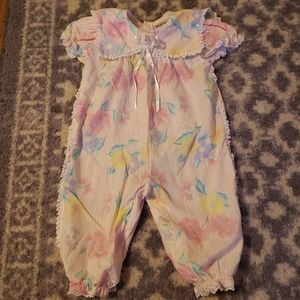 Gorgeous vintage style onesie 6-9 months
